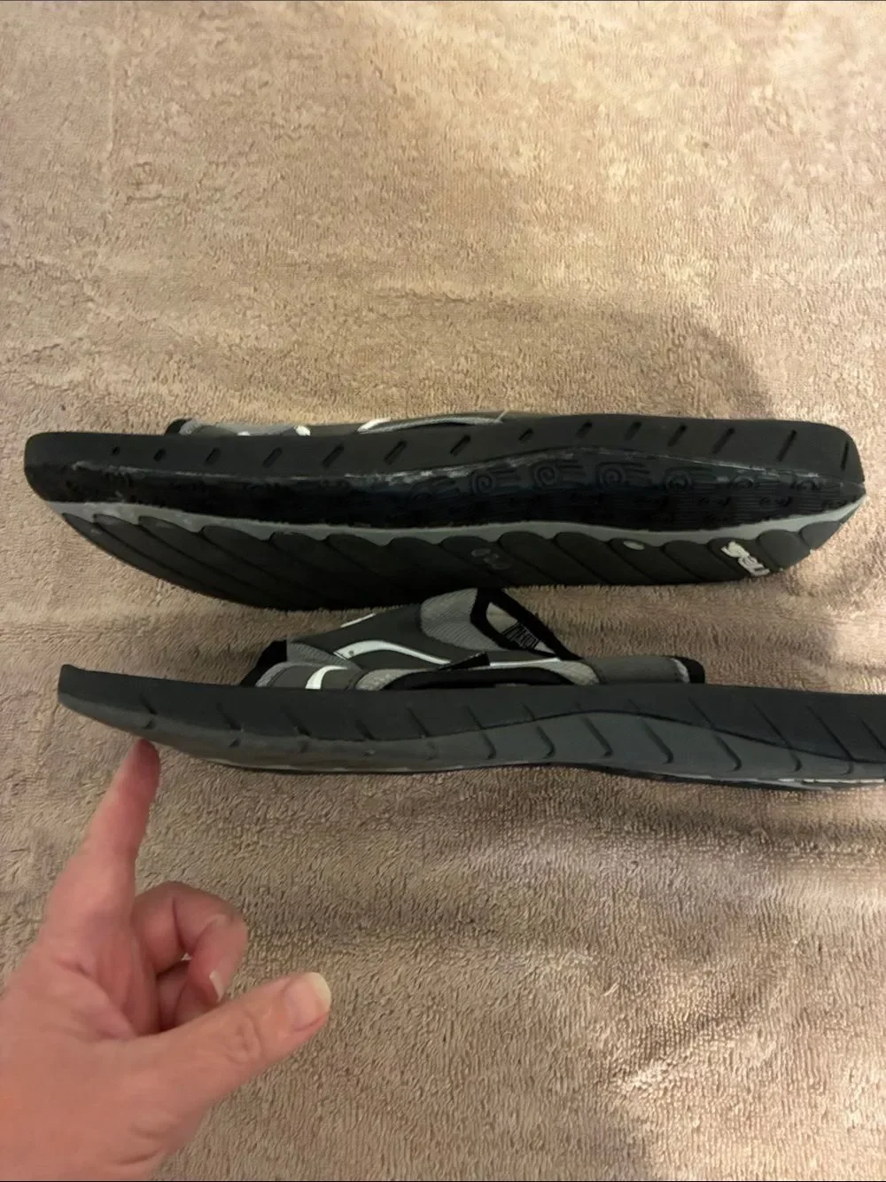 Men’s size 14 Teva Black and Gray‎ Slide Sandals